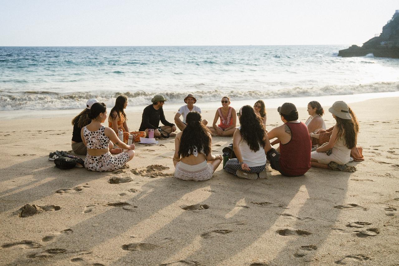 Deep talks on the beach at Ayangue Freediving Retreat in Ecuador